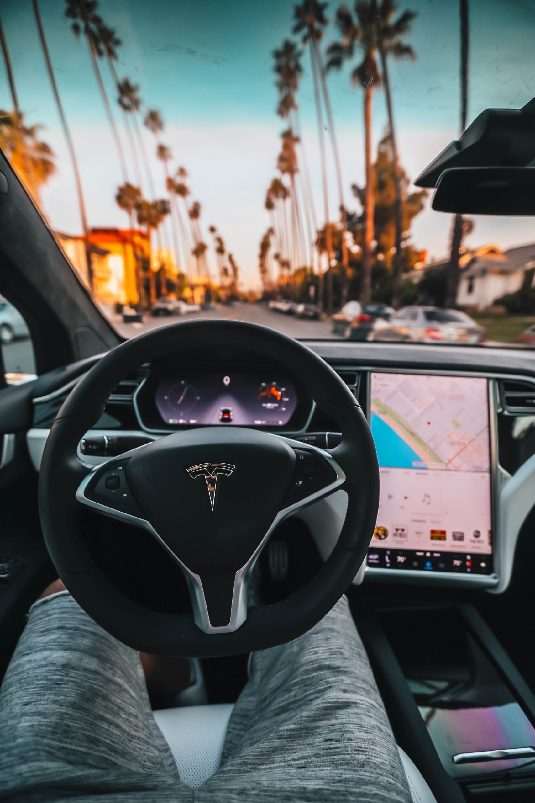 Tesla Enhanced Autopilot Returns!