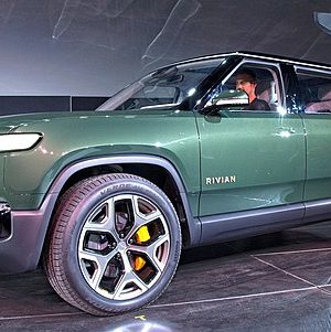 Debut_of_the_Rivian_R1S_SUV_at_the_2018_Los_Angeles_Auto_Show,_November_27,_2018