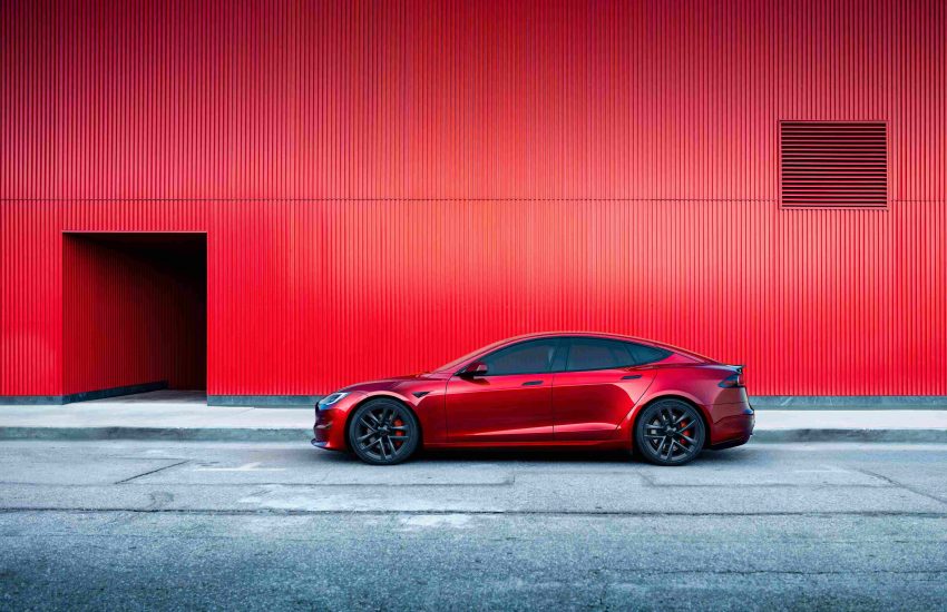 Tesla Model S EV Profile side view EVU