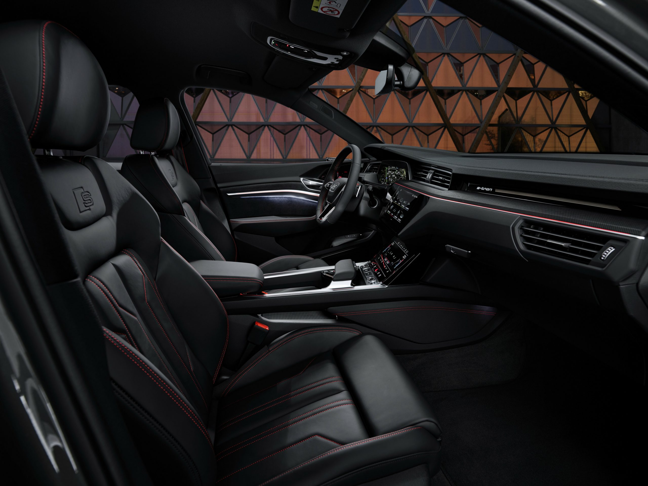 Audi Q8 e-tron int EVU