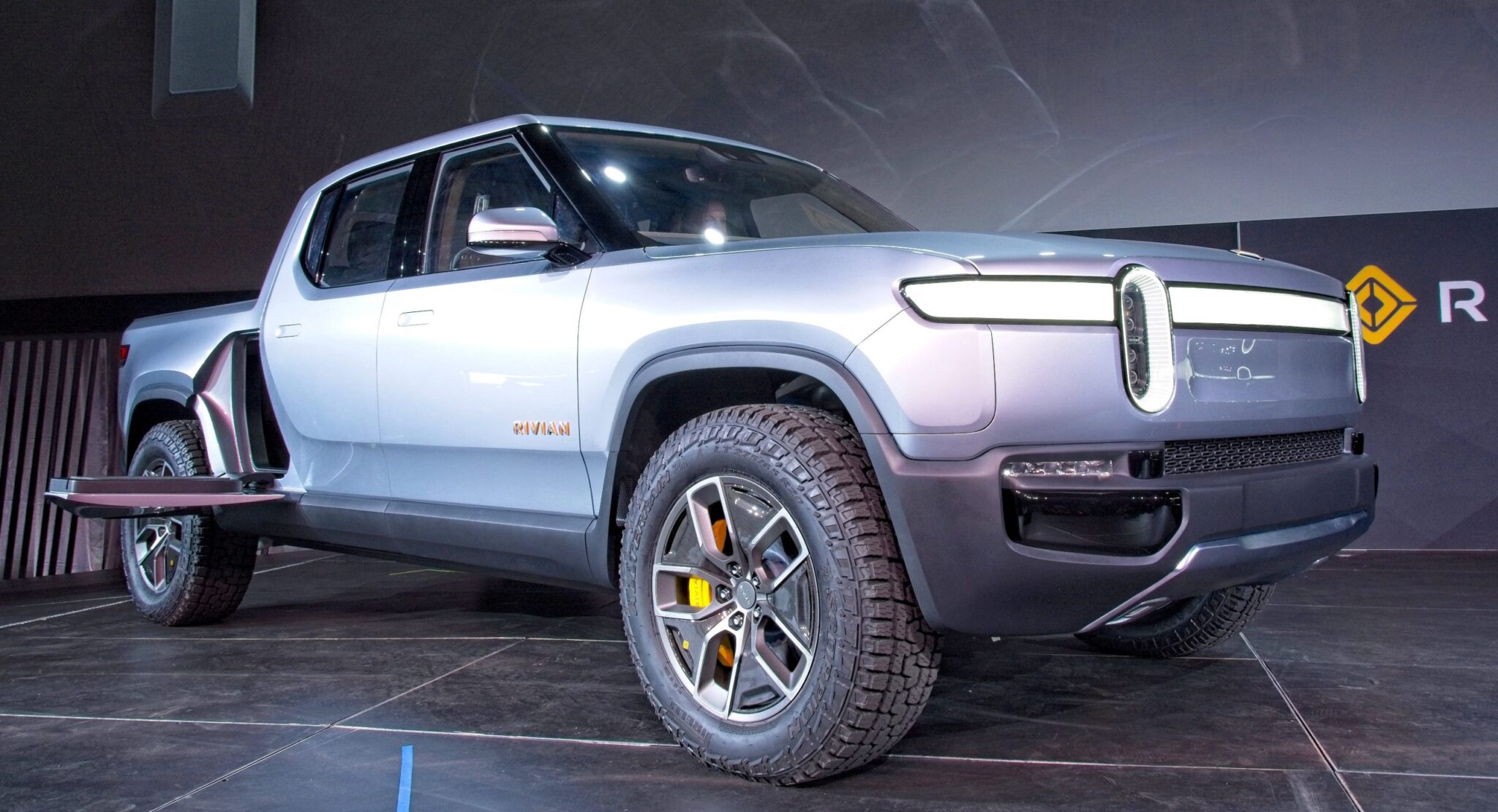 Rivian_R1T_pickup EV Profile